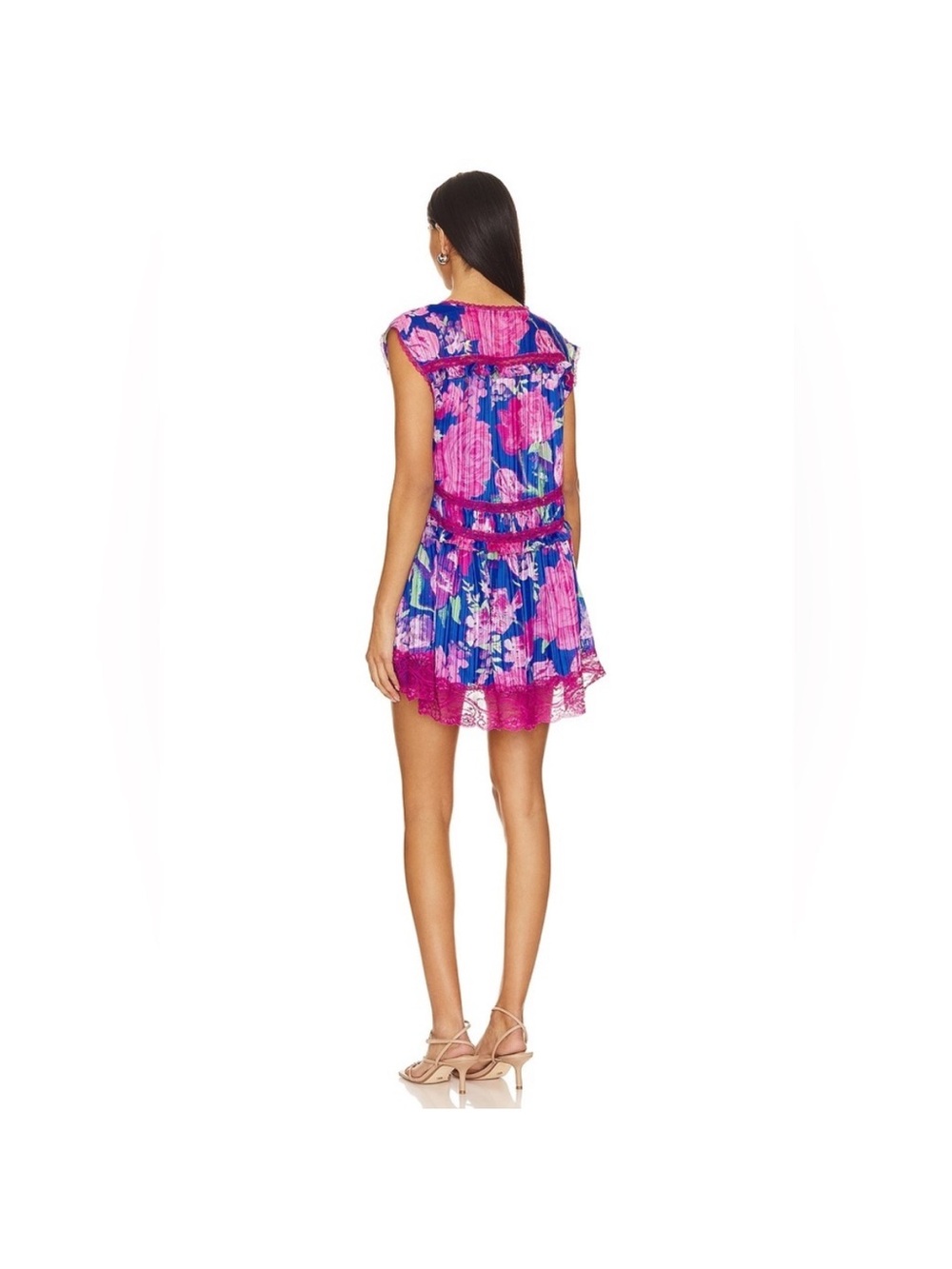 Free people revolve